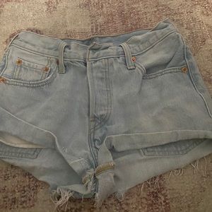 Levi’s jean short